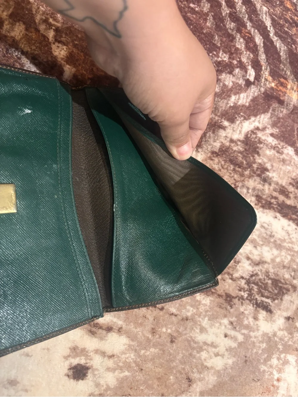 Gucci Beige GG Supreme Continental Wallet with Brown Trim and Gold Logo - Picture 7 of 8